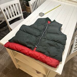 XL down west vintage ladies/Men’s Reversible Black/Red Puffer Vest 100% Down